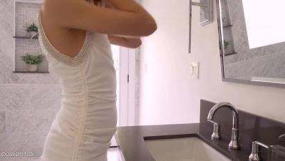 Jessie Saint - Jessie Saint: New Year, New Handjob - xxxfiles.com