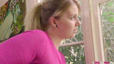 Blonde Katie Gee: Playtime Alone - porntry.com