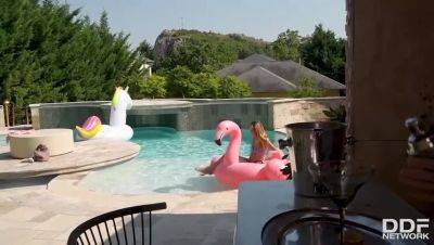 Rebecca Volpetti - Wealthy Woman Pampered by Rebecca Volpetti - veryfreeporn.com