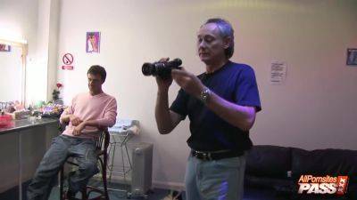 Cock Sucking And Sharing In A Groupsex With Kit Kat - hclips.com