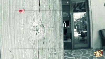 Since Her Man Cheated The Curvy Blonde Has Lets The Mover Pound - hotmovs.com