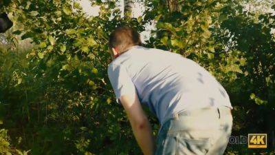 Is Humped By Experienced Geezer On The Green Grass - Alexis Fox - upornia.com