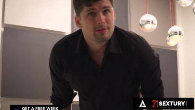 21 SEXTURY - Naughty Colleague Nicole Love Gets Her Hot Ass Plumbed After Putting In A Buttplug - hotmovs.com