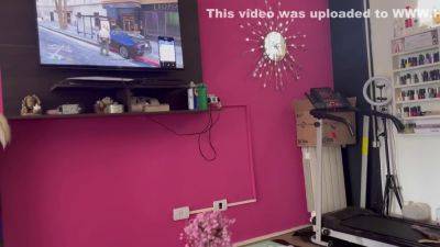 Ninera Me Chupa Verga Cuando Mi Esposa No Esta En Casa Me Vine Adentro - hclips.com