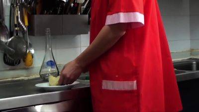 Giada And Michelle Lesbian In The Kitchen - hotmovs.com