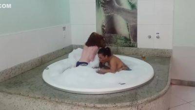 Chat With Actress Eliane Furacao And Actor Marcio Baiano Ends In Sex In The Bathtub - hclips.com