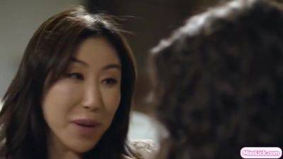 Latina Lesbian Facesitting Asian Gf - upornia.com