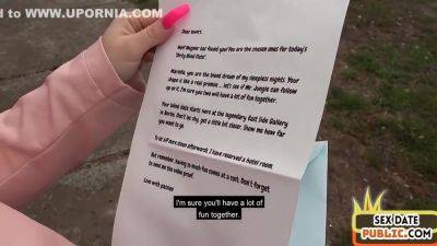 Real Nerdy Amateurs Enjoy Outdoor Fellatio - upornia.com