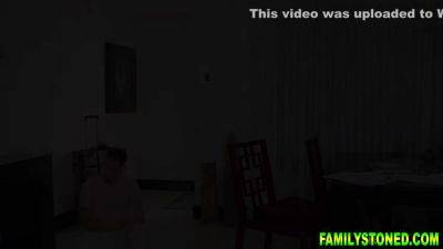 Kiki Klout - Kiki Bouncing Up And Down On Johnnys Cock - hotmovs.com