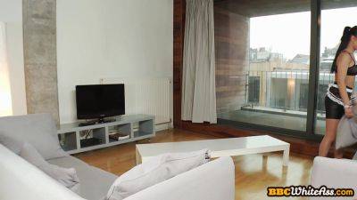 IR analgaping maid fucked by BBC dude in her greedy asshole - txxx.com