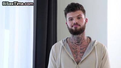 Bi babe in lingerie fuck and suck cock in MMF 3some - txxx.com