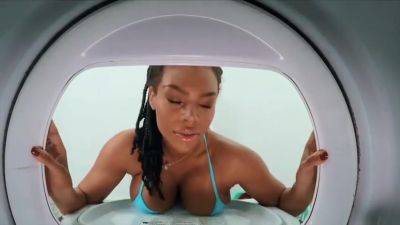 Halle Hayes - Halle Hayes In Roommates With Fuck Buddy Benefits In 4k - upornia.com