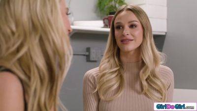 Big tit blonde lesbian coworkers skip lunch for eating pussy - hotmovs.com