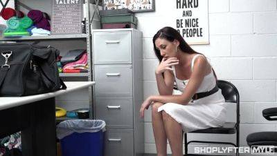 Artemisia's Feline Fetish - Busted! - xxxfiles.com