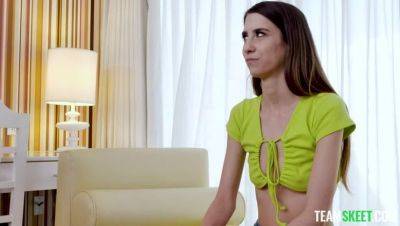 Brunette Rhea, the Newcomer's Perspective / 12.09.2021 - xxxfiles.com