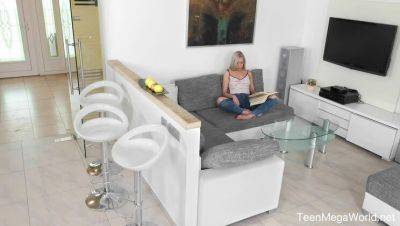 Hd Video - Pussy juice on book pages - porntry.com