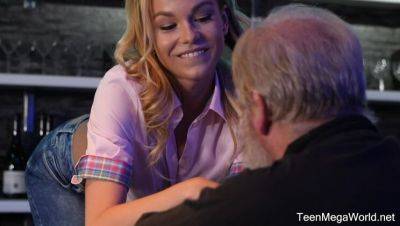 Good barman on counter - porntry.com