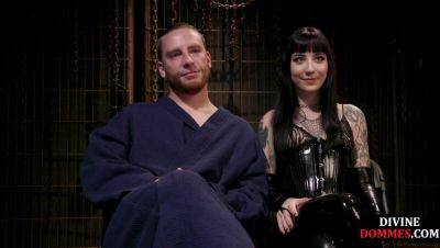 21yo inked femina with small boobs pussylicked by sub - hotmovs.com