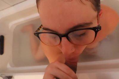 Bath Time Bj Ends With Big Facial - hclips.com