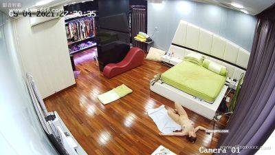 Hackers use the camera to remote monitoring of a lover's home life.613 - hclips.com - China