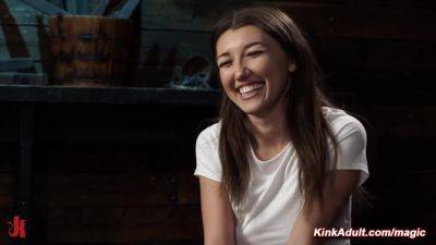 Slave In Suspension Endurs Pain - upornia.com