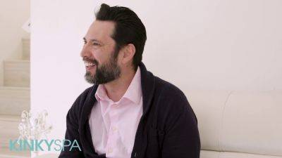 Paris White's stepdad can't resist her skills & they end up fucking in a happy way - sexu.com