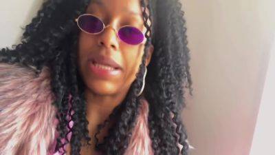 Vicky Menage - Atriz Porno Mostra Bastidores Antes De Gravar Com 5 Machos Pirocudos Arrombando Seu Cuzinho 10 Min - hotmovs.com