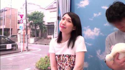 240403可愛い主婦にチンポ見せて挿入b2 - upornia.com