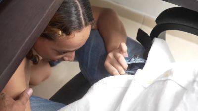 Stepdaughter Interrupts Apus Video Conference - hclips.com