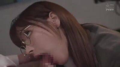 02613,A woman panting in full lewdness - hotmovs.com