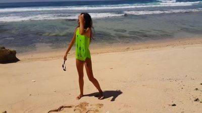 Passionate Sex On Paradise Beach 10 Min - upornia.com