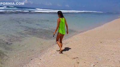 Passionate Sex On Paradise Beach 10 Min - upornia.com