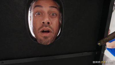 Jane Wilde - Will Pounder - Alex Jones - Jane Wilde Milking The Spa Bros For Anal - upornia.com