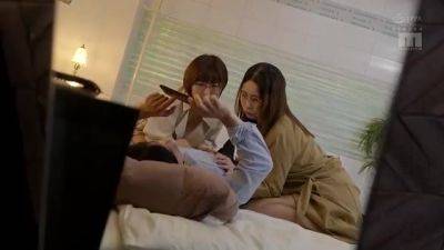 02399,A woman who is fucked and writhes in agony - hotmovs.com