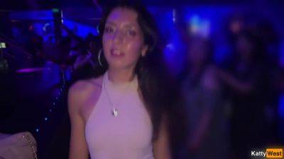 Krasotka Dala Sebya Trahnut Vo Vse Sheli V Tualete Nochnogo Kluba - hclips.com