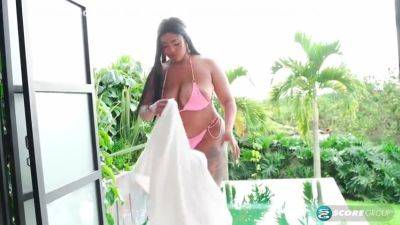 Thayana Solo - upornia.com