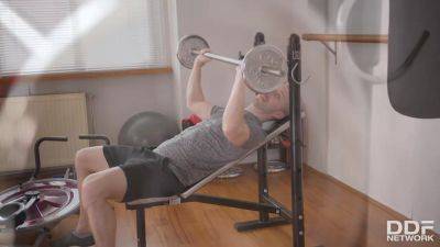 Fitness Enthusiast's Hardcore Workout - PornWorld - hotmovs.com