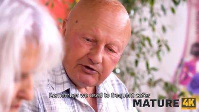 Roberto Is Too Horny To Leave Without Tip In The Form Of Banging - upornia.com