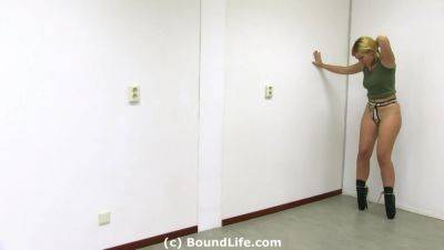 Blonde Ballett Boot Practicing - hclips.com