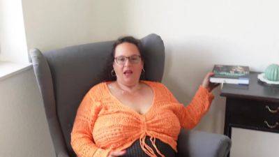 Lady Mercedes - Selbstbefriedigung Mit Zerrissenen Nylons - upornia.com