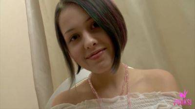 The Close-up Of Evie Spreading Her Nice Butt Are Hot Af! - hclips.com