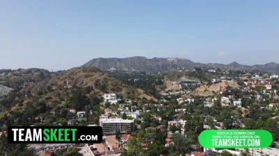 Watch khloe kingsley's ass fingered while getting a rough anal pounding from Elias Cash - sexu.com - Usa