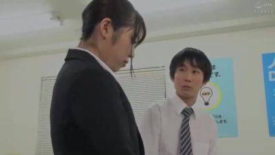 08503,A beautiful woman who feels - txxx.com