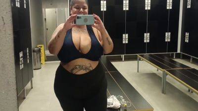 Mary Jhuana - Bbw Exibida No Banheiro Da Academia 6 Min - hclips.com