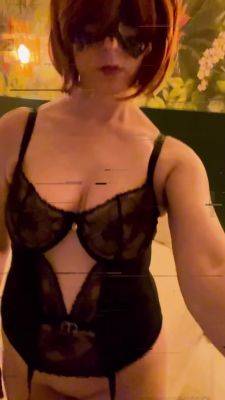 To Be A Host - upornia.com - France