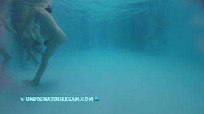 Pregnant Girl Tells Her Friends How And When They Made The Baby - hclips.com