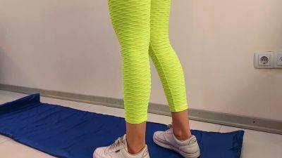 Fit And Sexy Girl Morning Exercise - hotmovs.com