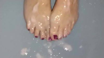 Lathering My Wet Feet - upornia.com