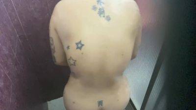 He Bathes In Front Of The Camera - hotmovs.com