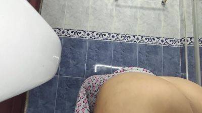 Cam In Bathroom Giant Ass In Latina Womans Pajamas - upornia.com - Colombia